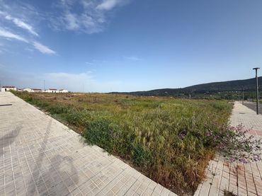 Grundstücke und Bauplätze zum Verkauf in Miralvalle - Av. Virgen del Puerto - La Data
