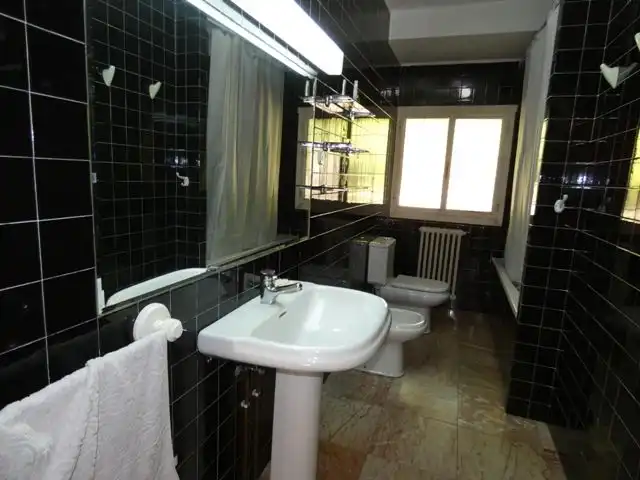 Bany de Casa o xalet en venda en Culleredo amb Jardí privat, Parquet i Terrassa