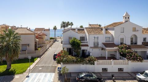 Foto 2 de Casa adosada en venda a Avenida Avenida de Los Geranios, 10, Calahonda - Carchuna, Granada