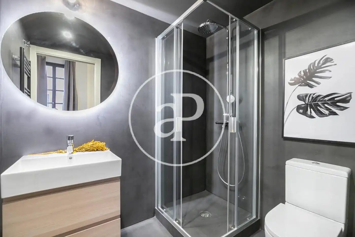 Badezimmer von Loft zum Verkauf in Barcelona mit Klimaanlage, Heizung und Privatgarten