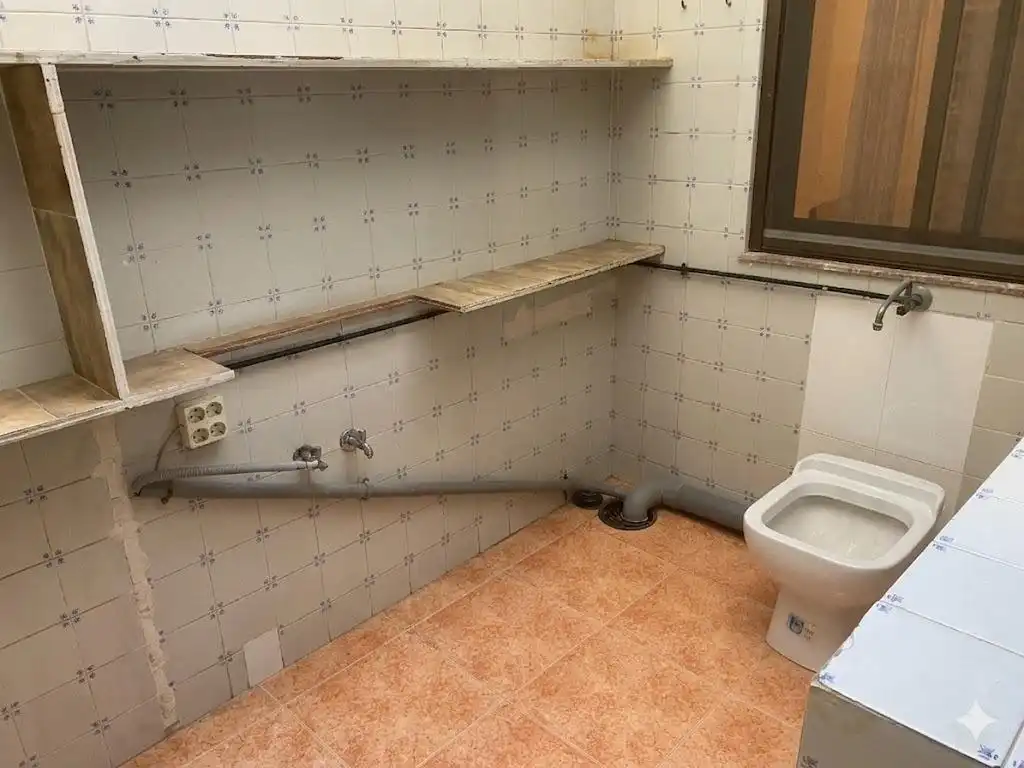 Bathroom of Flat for sale in Silla  with Balcony