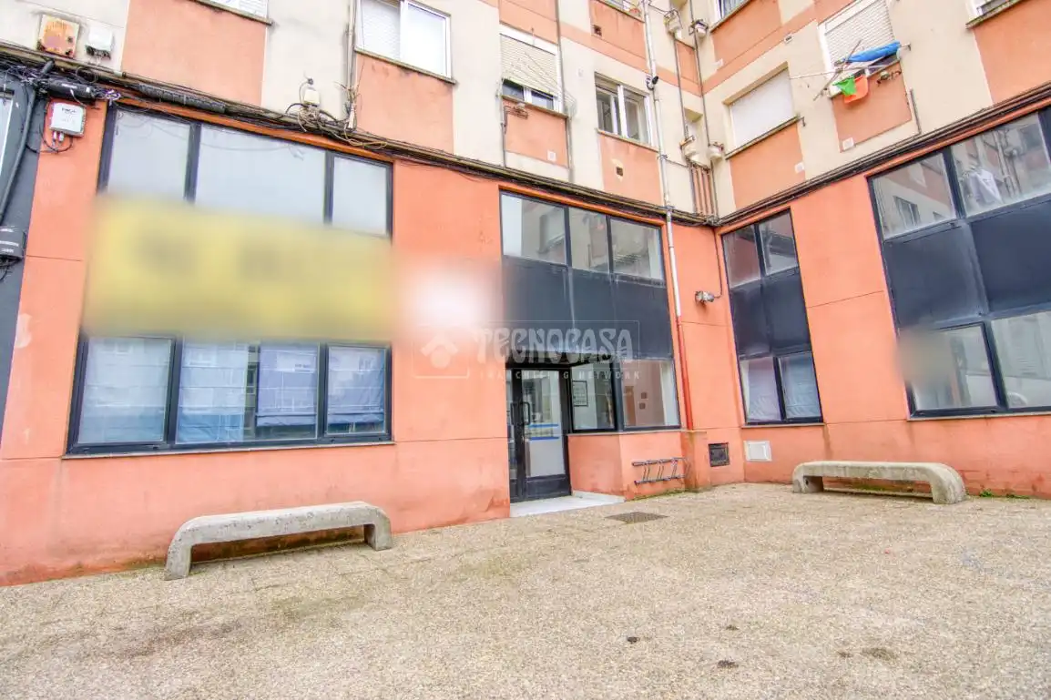 Local comercial en venta en Los Castros, imagen 2