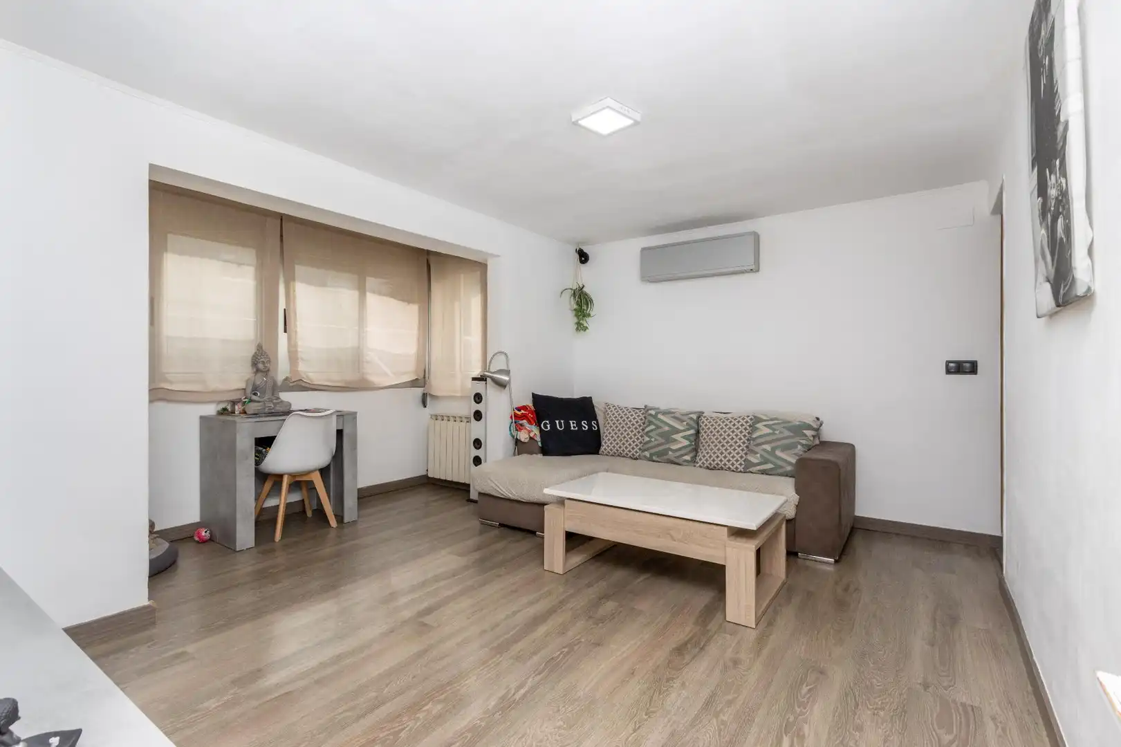 Sala d'estar de Pis en venda en Sabadell amb Calefacció i Traster