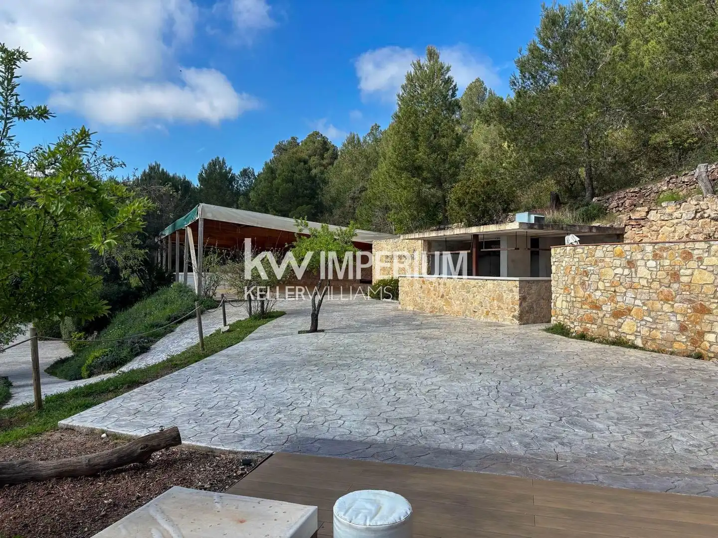 Vista exterior de Casa o xalet en venda en Colldejou amb Aire condicionat, Jardí privat i Terrassa