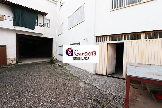 Vista exterior de Local en venta en Orusco de Tajuña