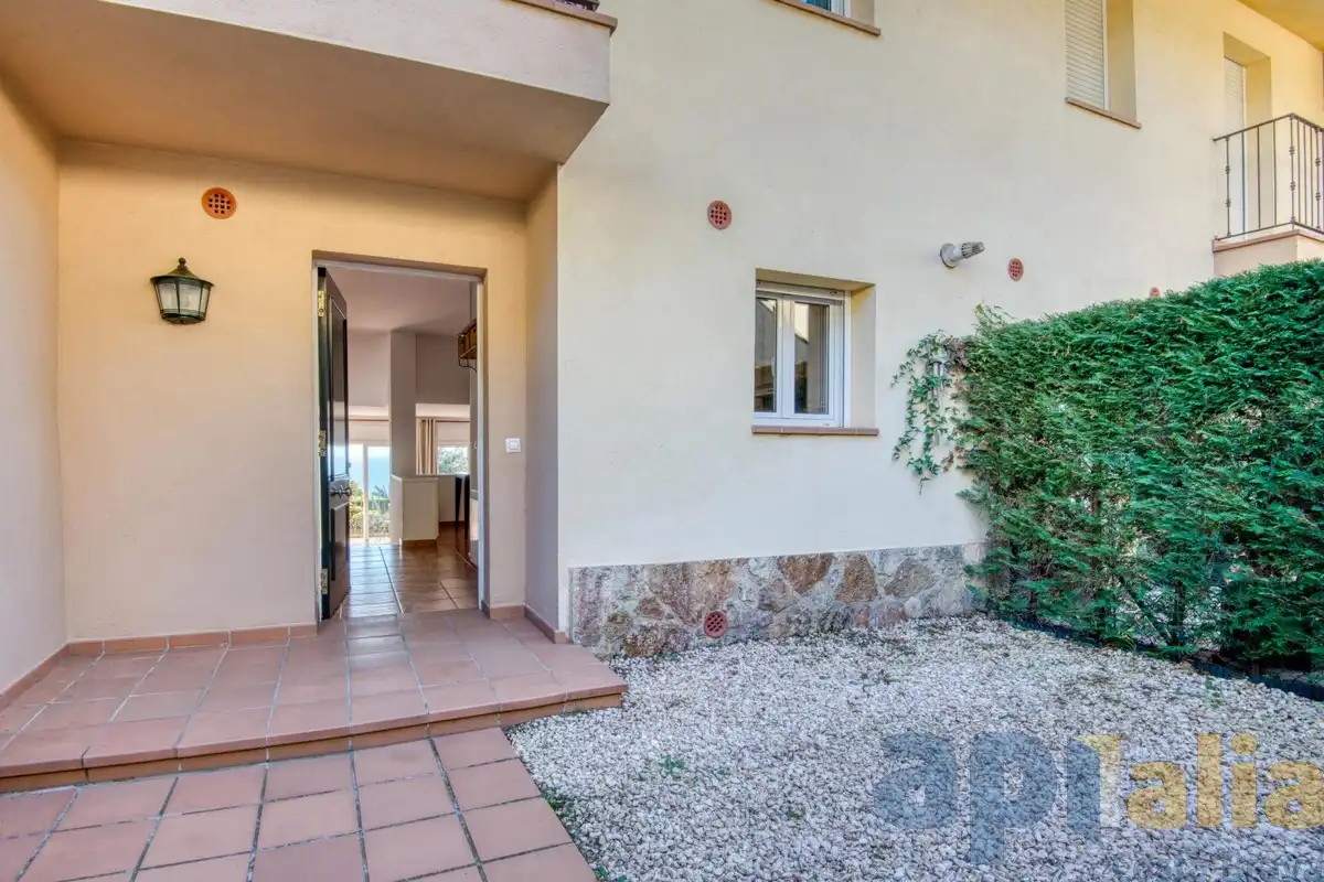 Casa adosada en venda en Sant Feliu de Guíxols amb Calefacció, Jardí privat i Terrassa