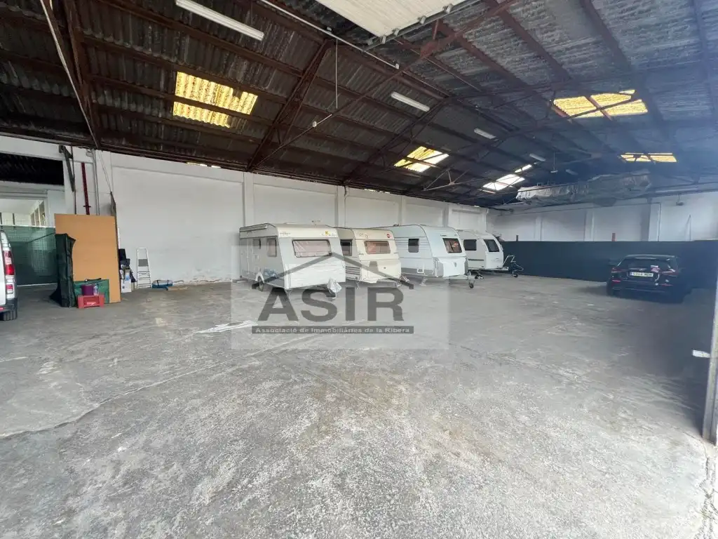Vista exterior de Nave industrial en venta en Corbera