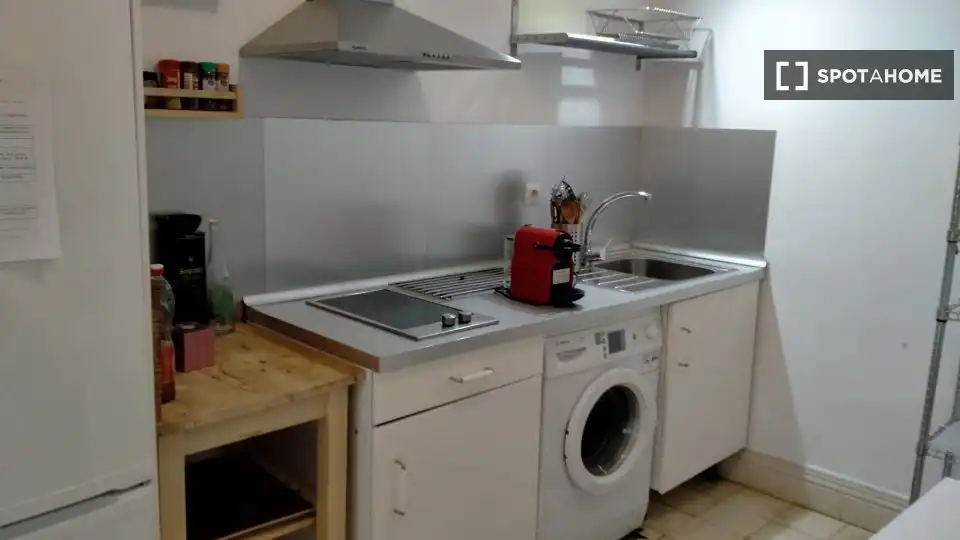 Cocina de Piso para compartir en Córdoba con Aire acondicionado, Calefacción y Terraza