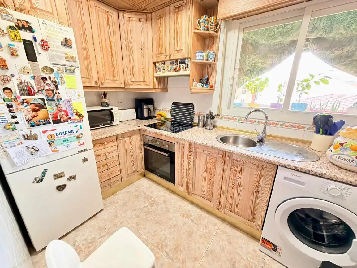 Kitchen of Flat for sale in Pinto  with Air Conditioner, Terrace and Balcony