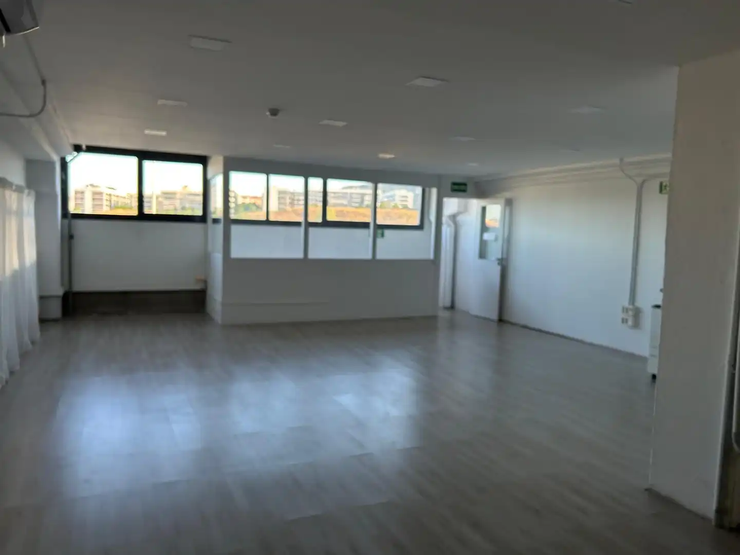Industrial buildings for rent in Finestrelles