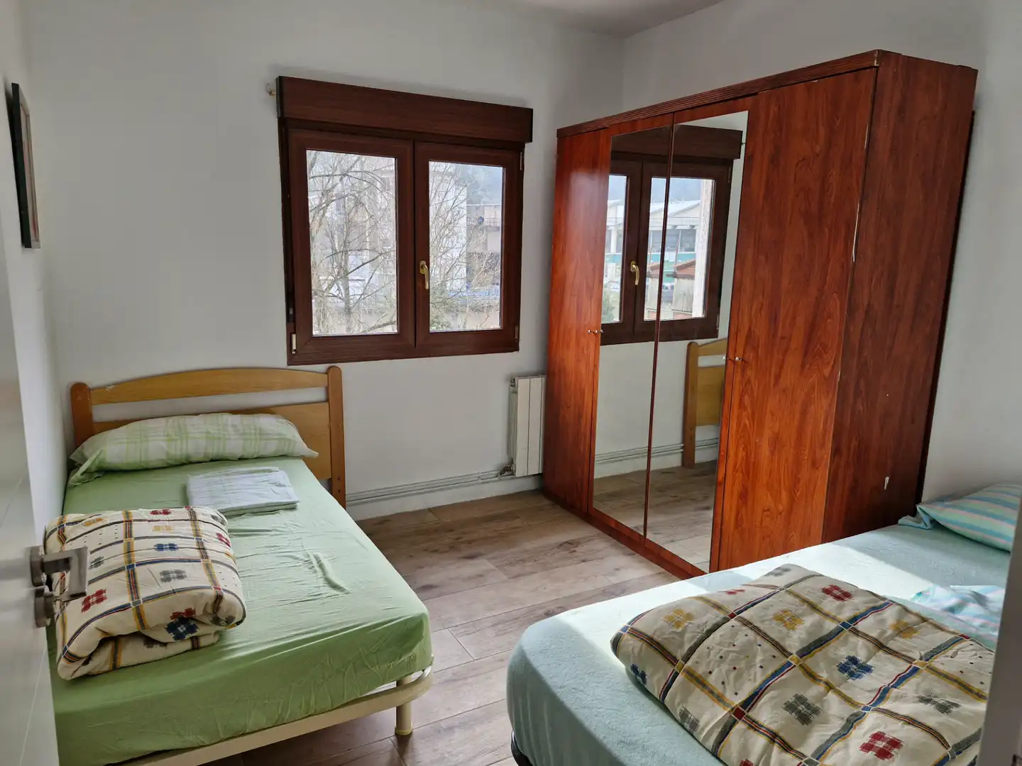 Schlafzimmer von Wohnung zur Miete in Alonsotegi mit Heizung, Möbliert und Ofen