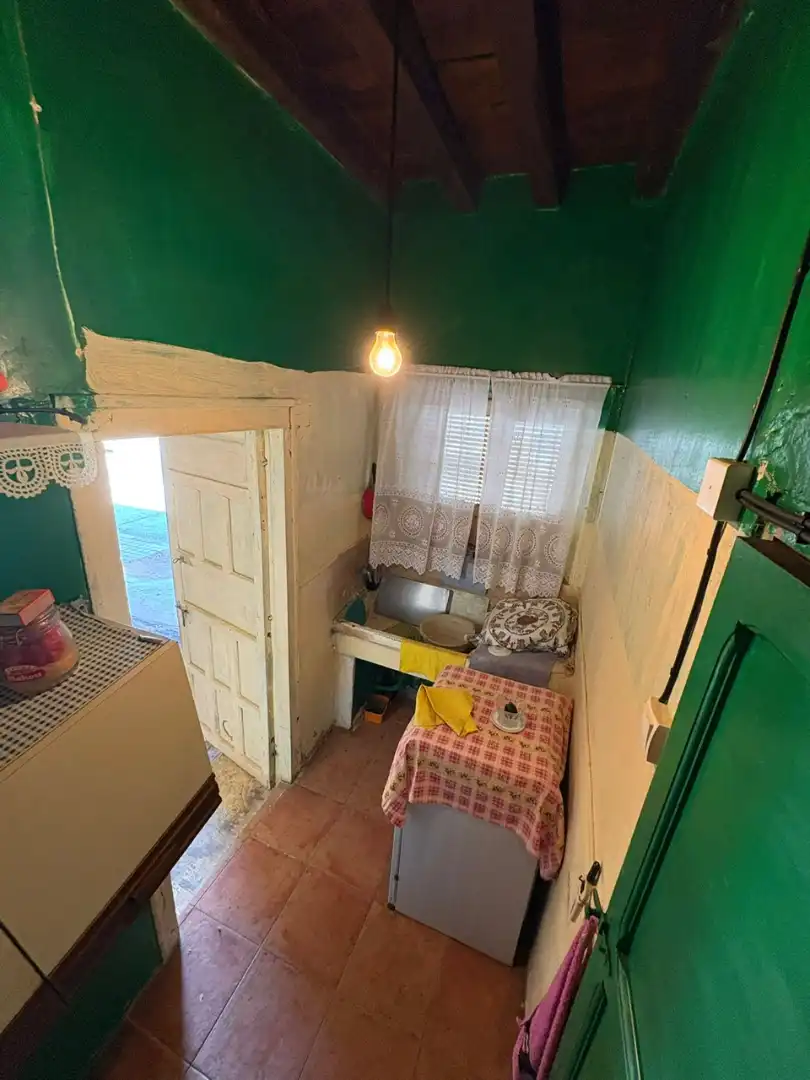 Dormitori de Finca rústica en venda en Muñopedro amb Jardí privat, Traster i Moblat