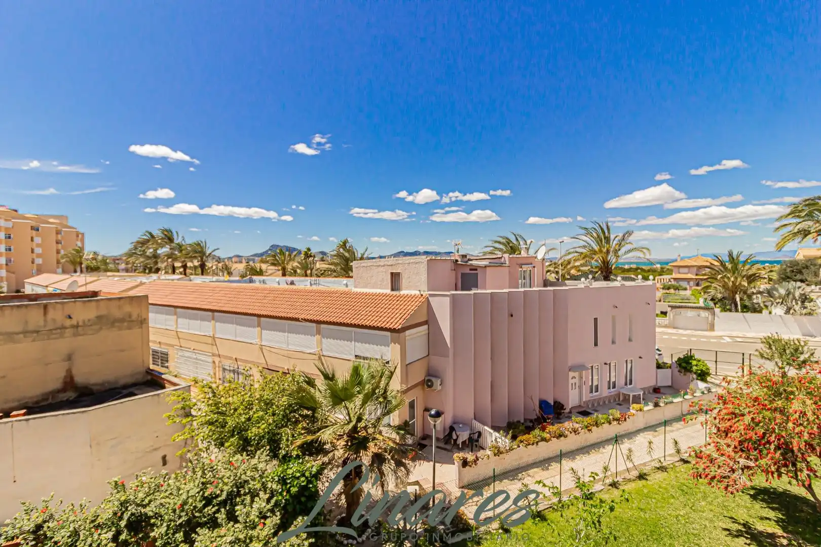 Vista exterior de Apartament en venda en La Manga del Mar Menor amb Terrassa