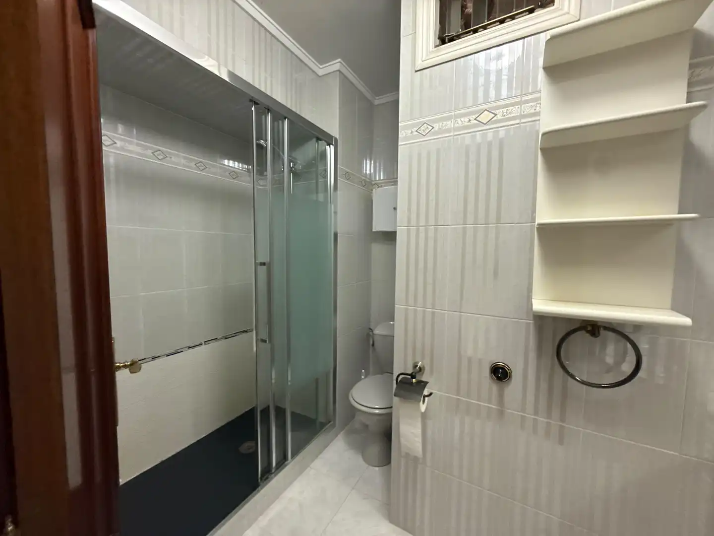Baño de Piso en venta en Getxo  con Calefacción y Balcón