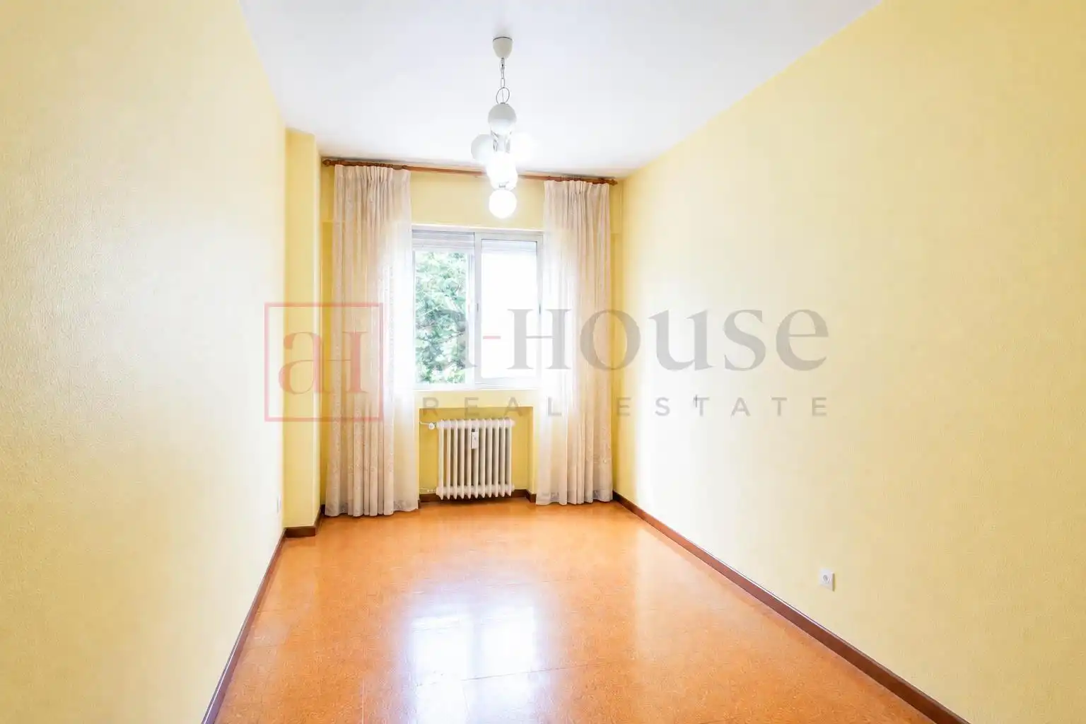 Schlafzimmer von Wohnung zum Verkauf in Madrid mit Klimaanlage, Heizung und Terrasse