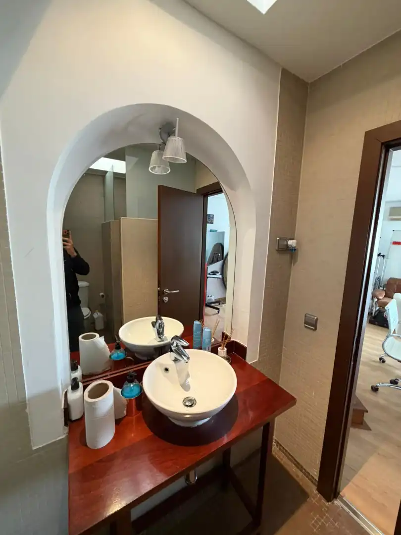 Badezimmer von Büro zur Miete in Madrid mit Klimaanlage, Heizung und Terrasse