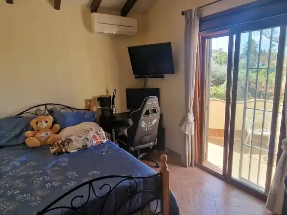 Dormitori de Casa o xalet en venda en Alhaurín El Grande amb Aire condicionat, Jardí privat i Terrassa
