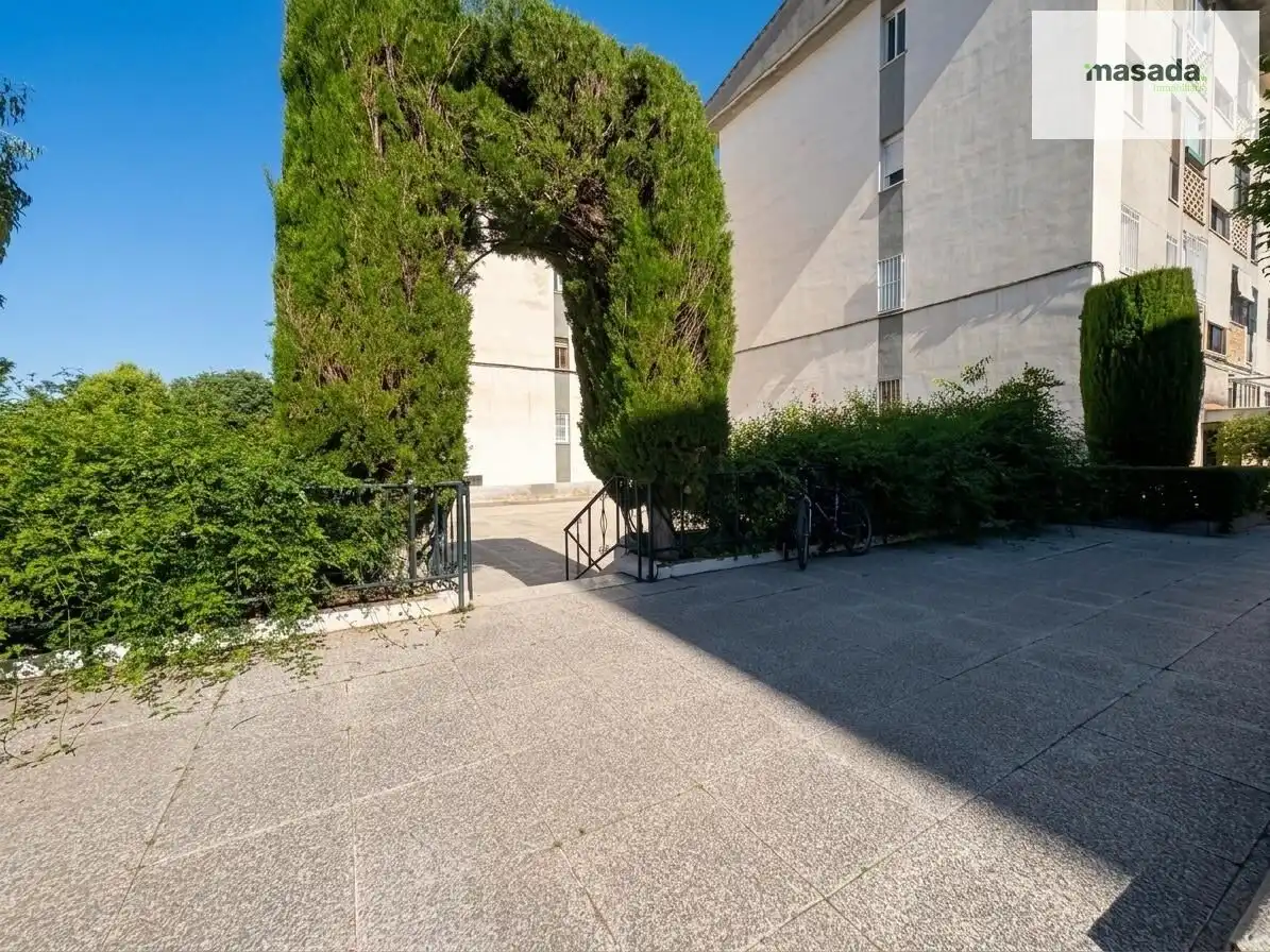 Exterior view of Flat for sale in Granada  with Air Conditioner, Storage room and Balcony