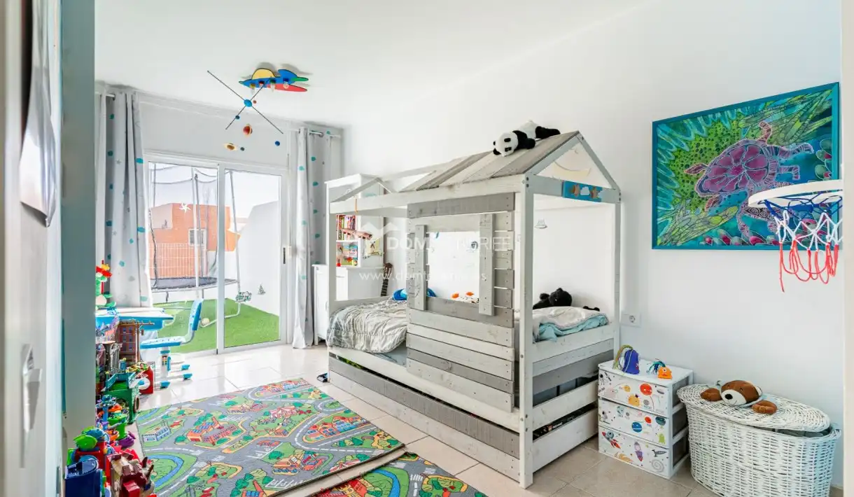 Dormitori de Casa o xalet en venda en Adeje amb Terrassa i Moblat