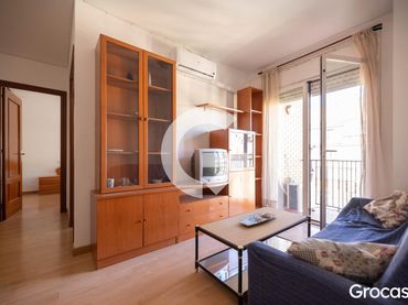 Appartamento con balcone in vendita a AV LES GARRIGUES