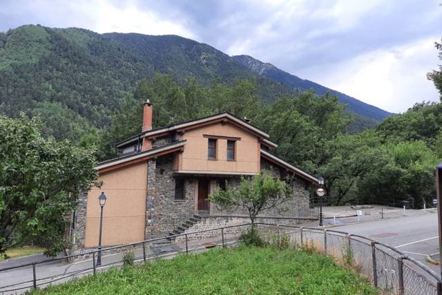 Casa-chalet en Venta en Sispony