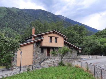 Xalet amb jardí en venda a Sispony