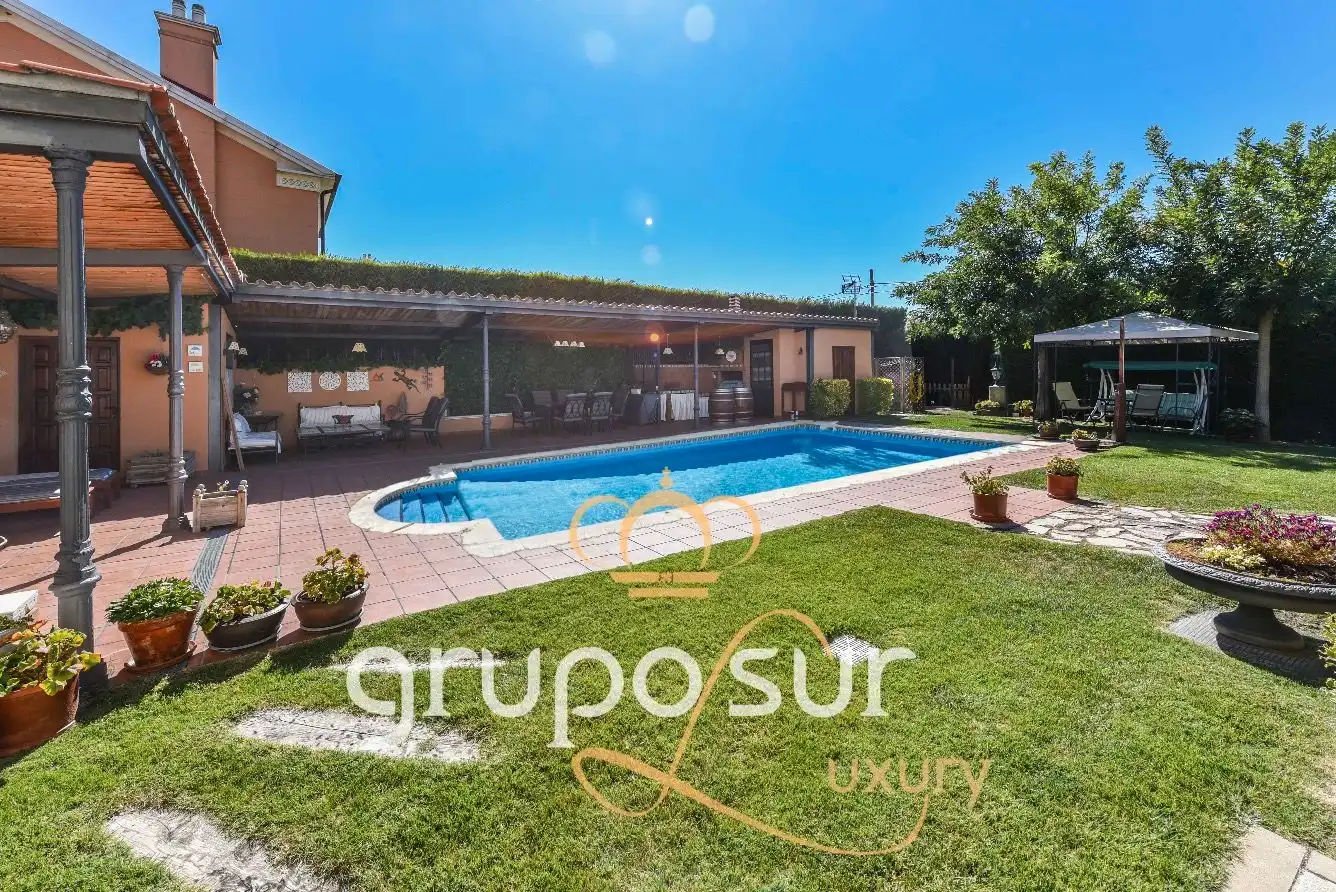 Casa o xalet en venda a Calle de la Fuente del Berrocal, 1, El Berrocal