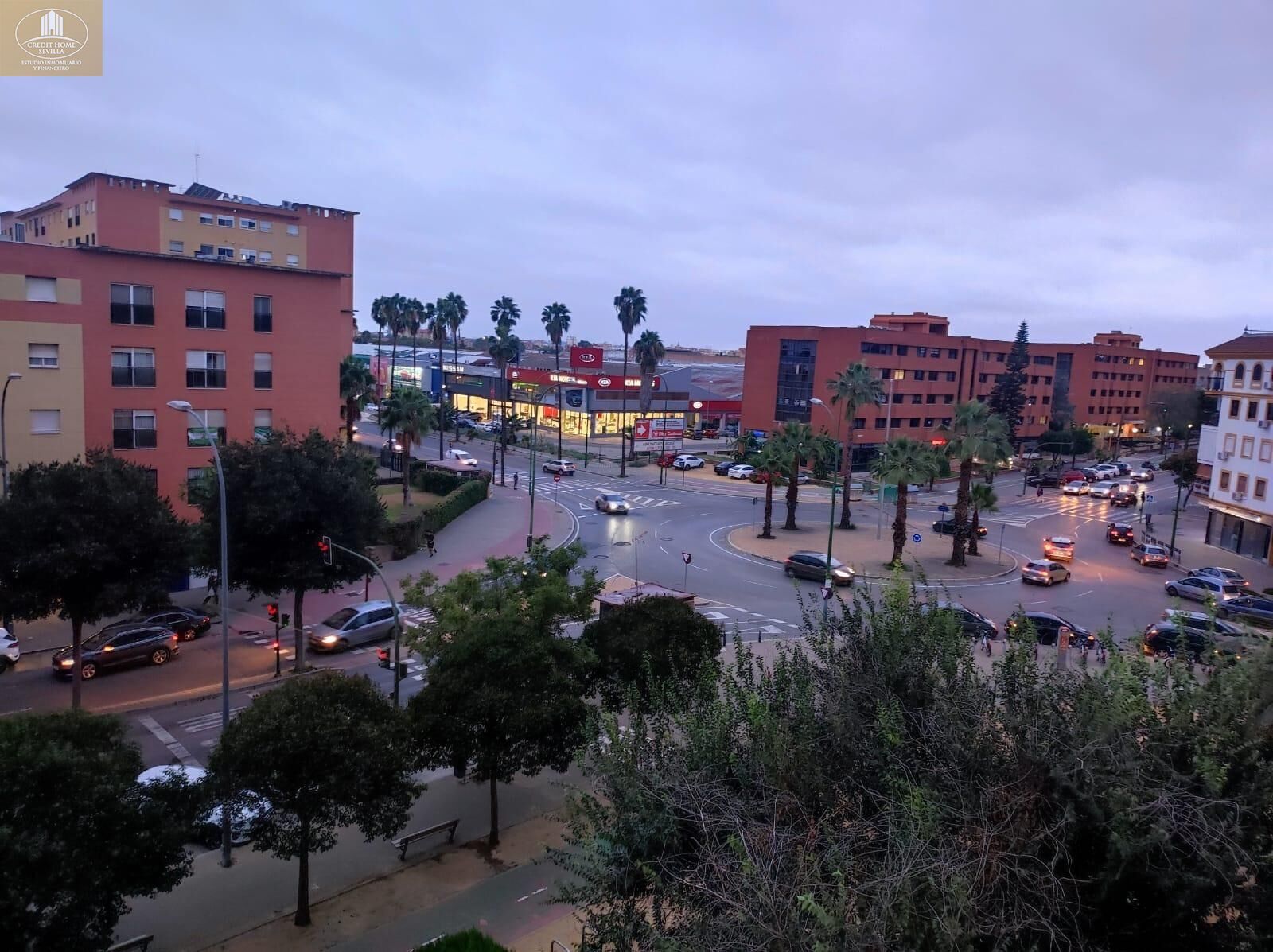 Vista exterior de Local en venta en  Sevilla Capital
