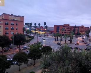 Vista exterior de Local en venda en  Sevilla Capital