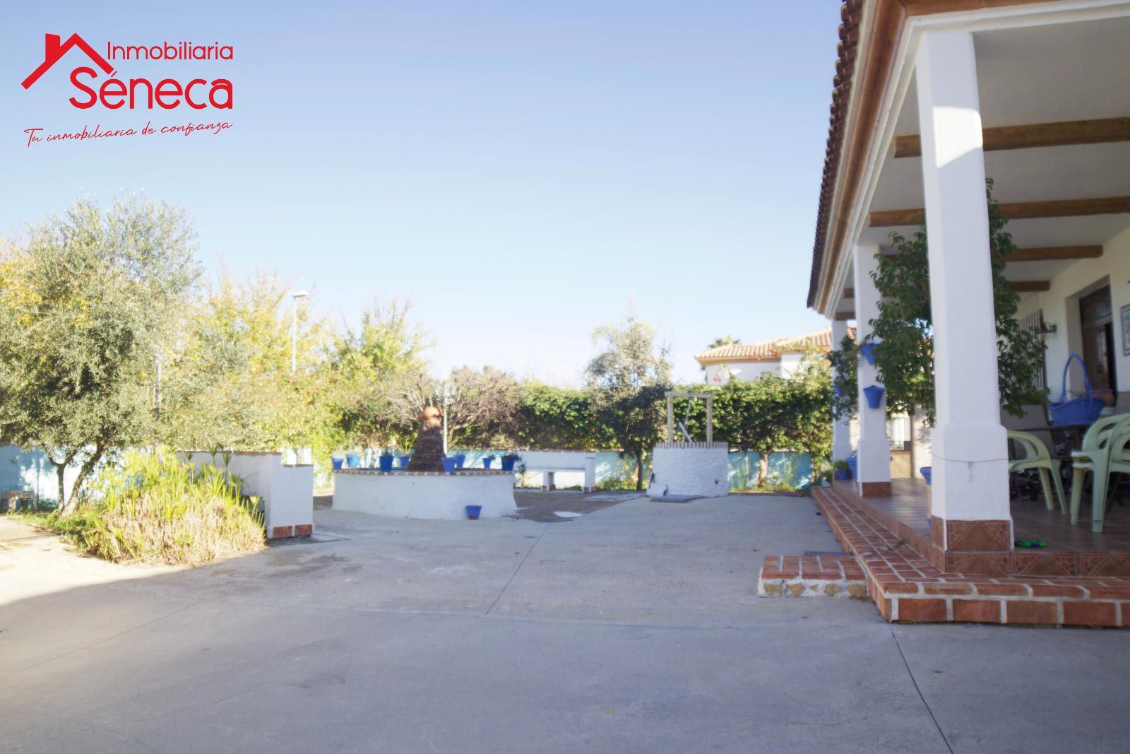 Garden of House or chalet for sale in La Carlota  with Air Conditioner, Heating and Furnished