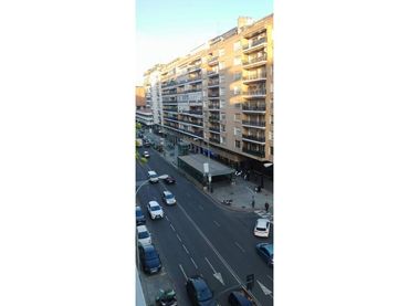 Piso con balcón en venta en Avenida de la República Argentina