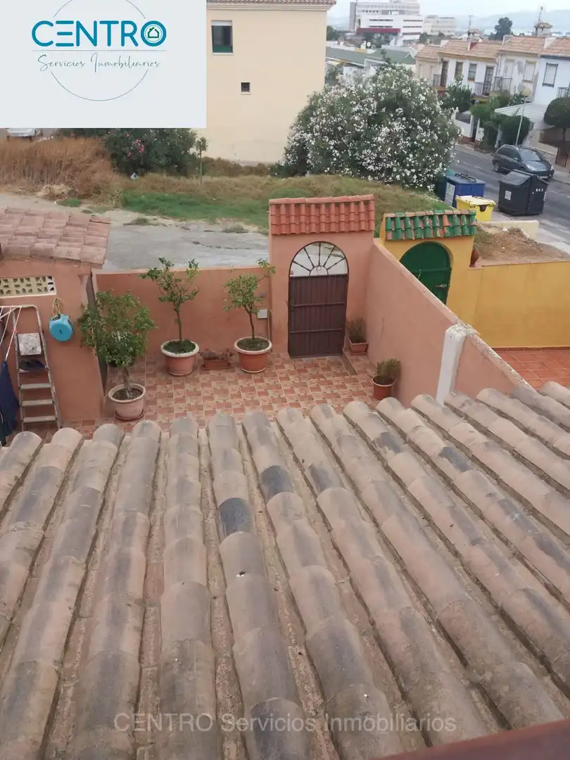 Terrassa de Casa adosada en venda en Algeciras amb Aire condicionat