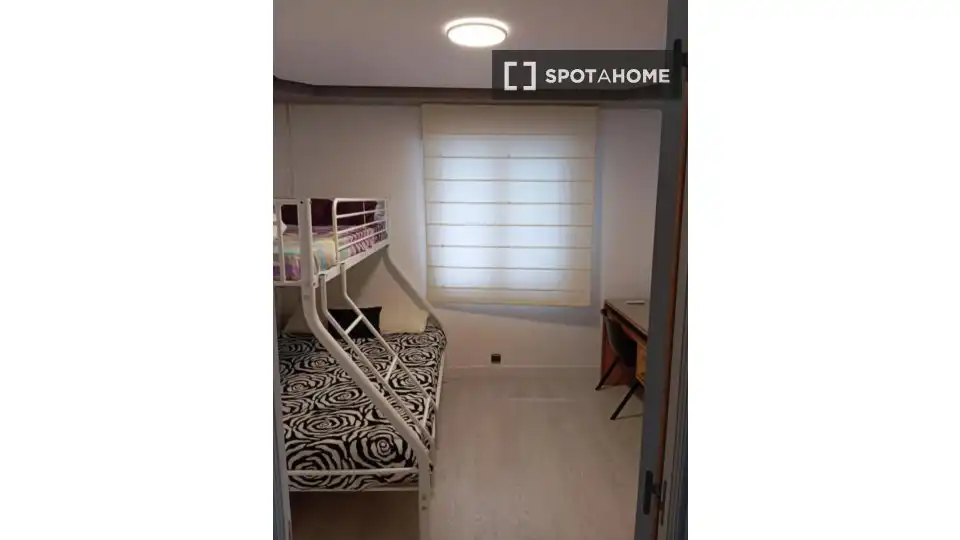 Habitación de Apartamento para compartir en Hernani con Aire acondicionado, Terraza y Amueblado