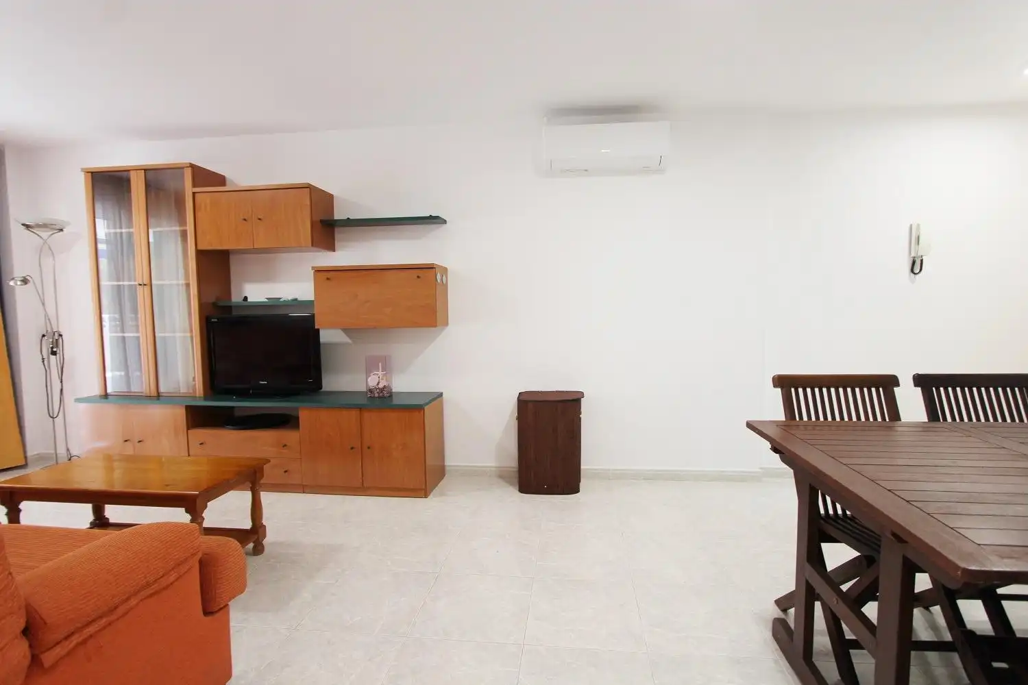 Living room of Flat for sale in Oropesa del Mar / Orpesa  with Air Conditioner, Terrace and Storage room