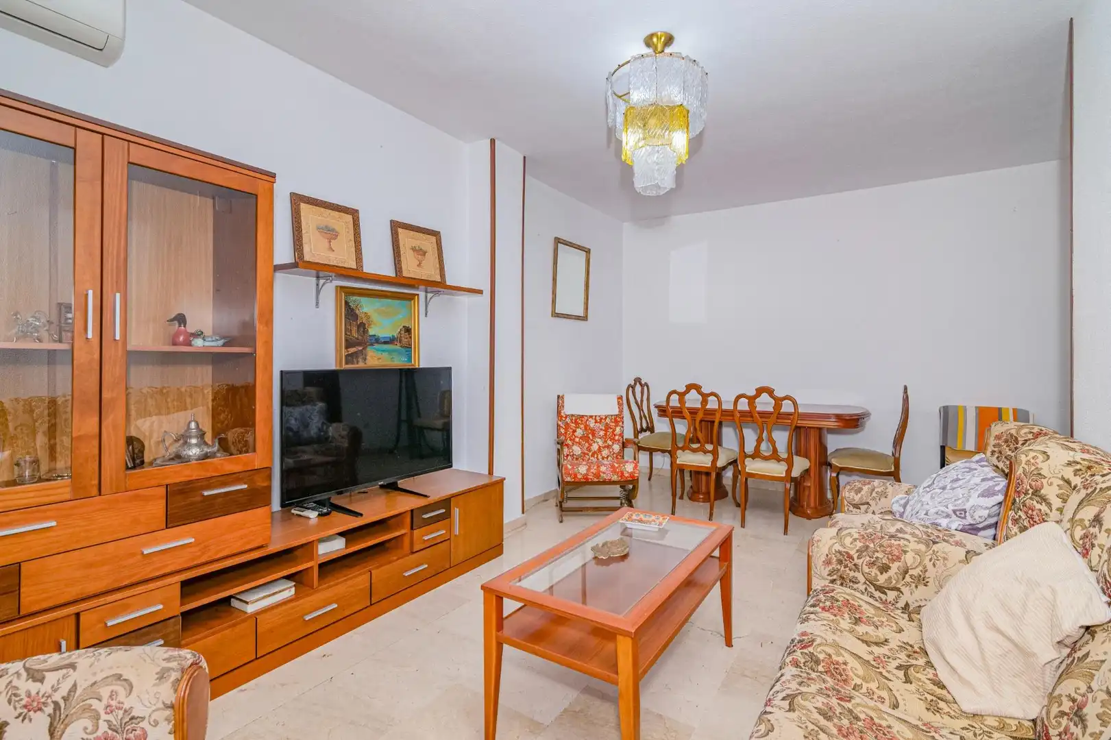 Sala d'estar de Pis en venda en Granada amb Calefacció, Terrassa i Traster