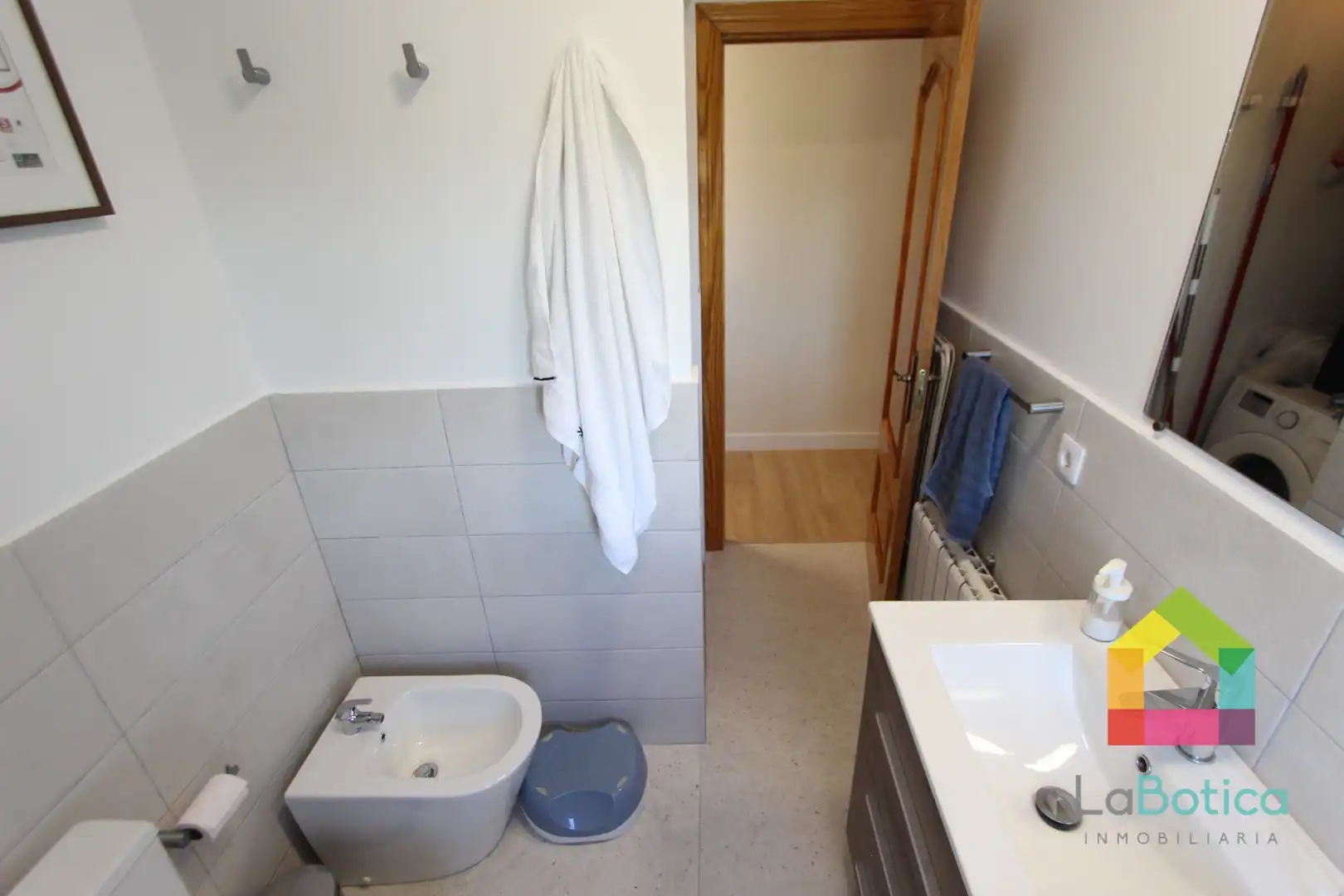 Baño de Piso en venta en Olías del Rey con Aire acondicionado, Calefacción y Terraza
