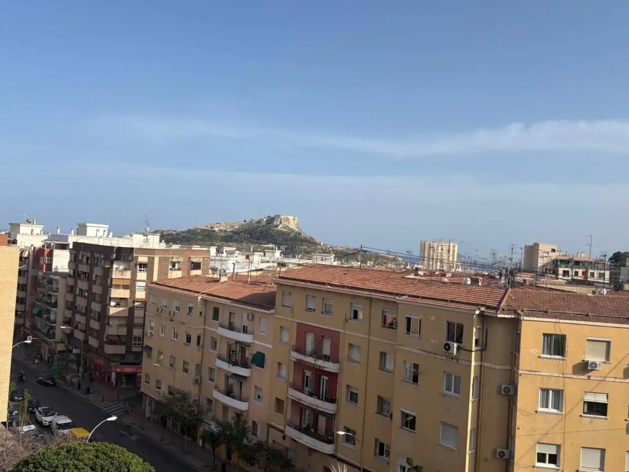 Vista exterior de Pis en venda en Alicante / Alacant amb Aire condicionat i Moblat