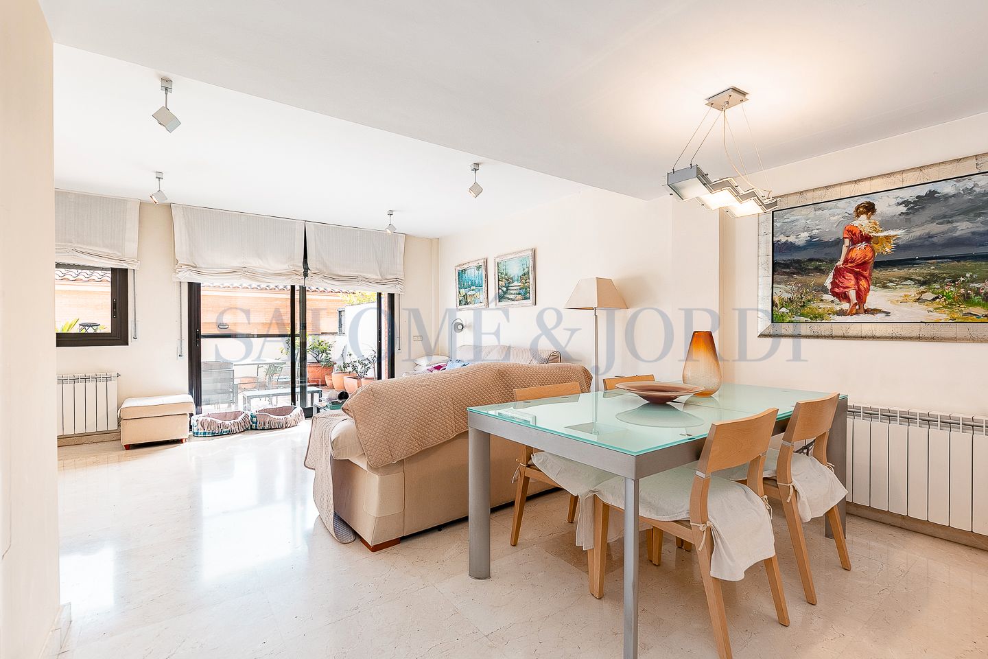 Außenansicht von Einfamilien-Reihenhaus zum Verkauf in Cabrils mit Klimaanlage, Heizung und Möbliert