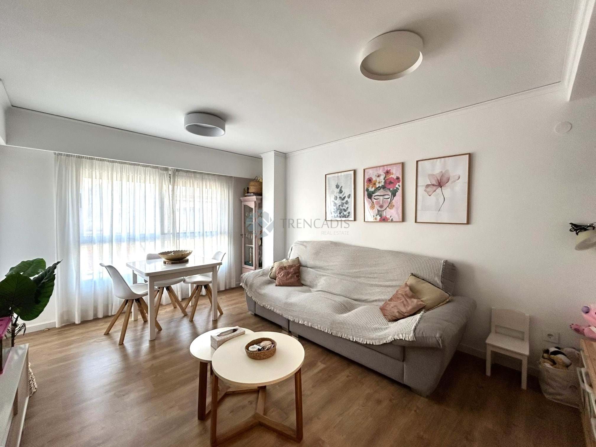 Sala d'estar de Pis en venda en Gandia amb Terrassa, Moblat i Balcó