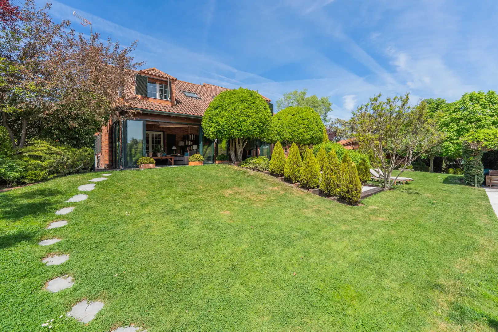 Garden of Houses for sale in Madrid  with Air Conditioner, Private garden and Swimming Pool