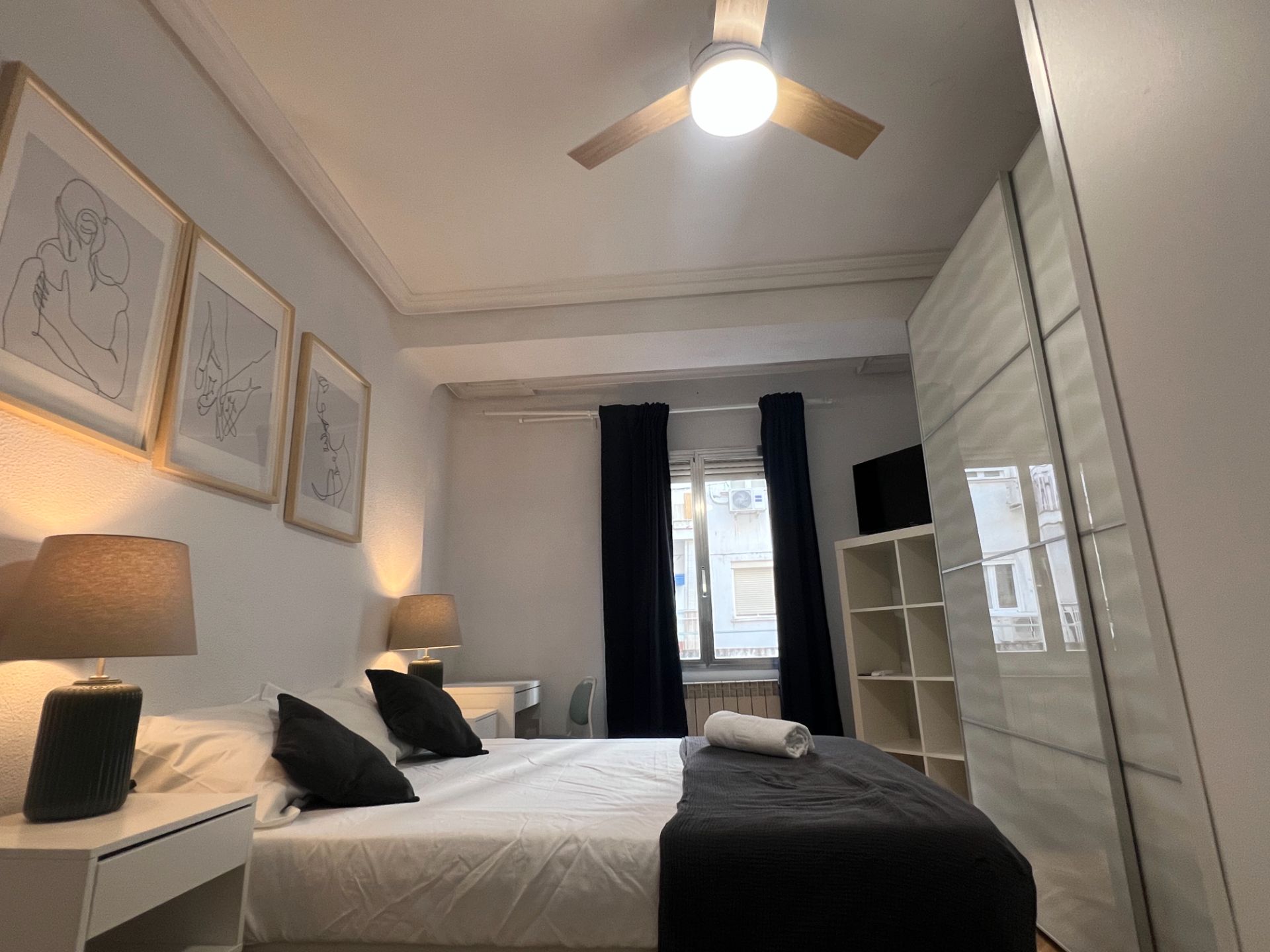 Bedroom of Flat for rent in  Madrid Capital  with Heating, Furnished and Washing machine