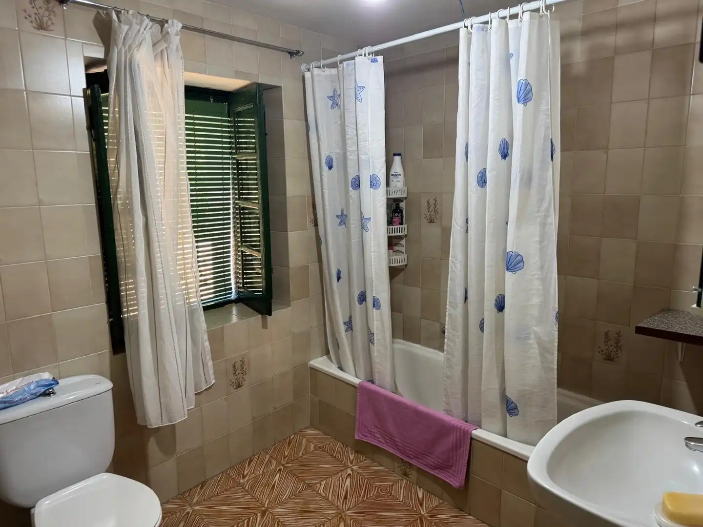 Baño de Finca rústica en venta en Palacios de Sanabria con Jardín privado, Amueblado y Balcón