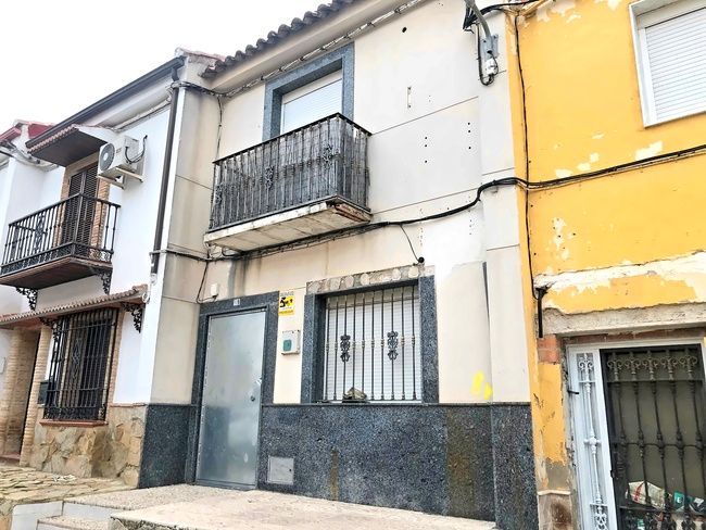 Exterior view of House or chalet for sale in Linares