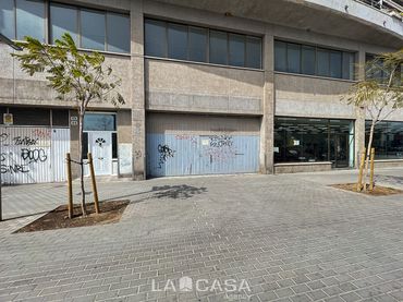 Local comercial en venda a Avinguda de la Constitució