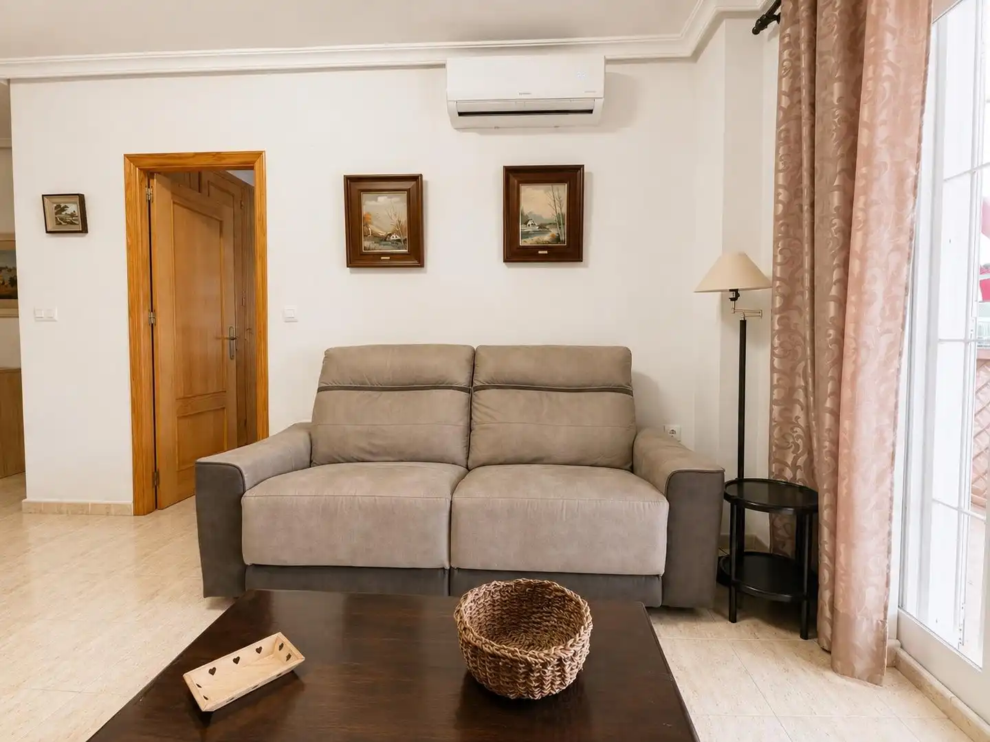Wohnzimmer von Wohnungen zum Verkauf in Torrevieja mit Klimaanlage, Terrasse und Möbliert