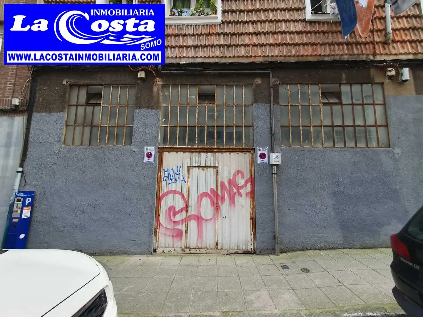 Vista exterior de Local en venda en Santander
