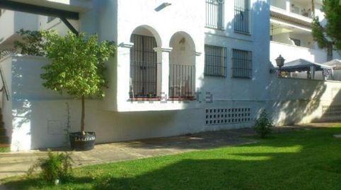 Foto 2 de Apartamento de alquiler en Avenida de las Piletas, 73, V Centenario - Piletas - Capuchinos, Sanlúcar de Barrameda