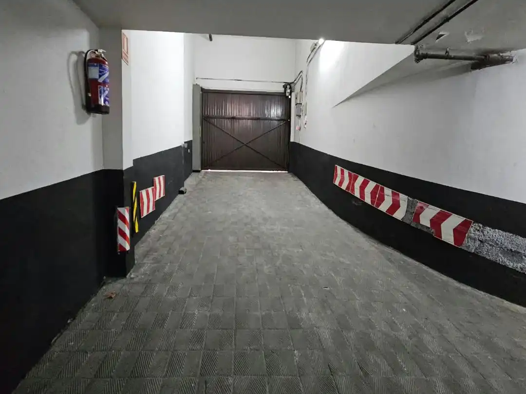 Garage for rent in Calle de Francisco Navacerrada, 55, Guindalera
