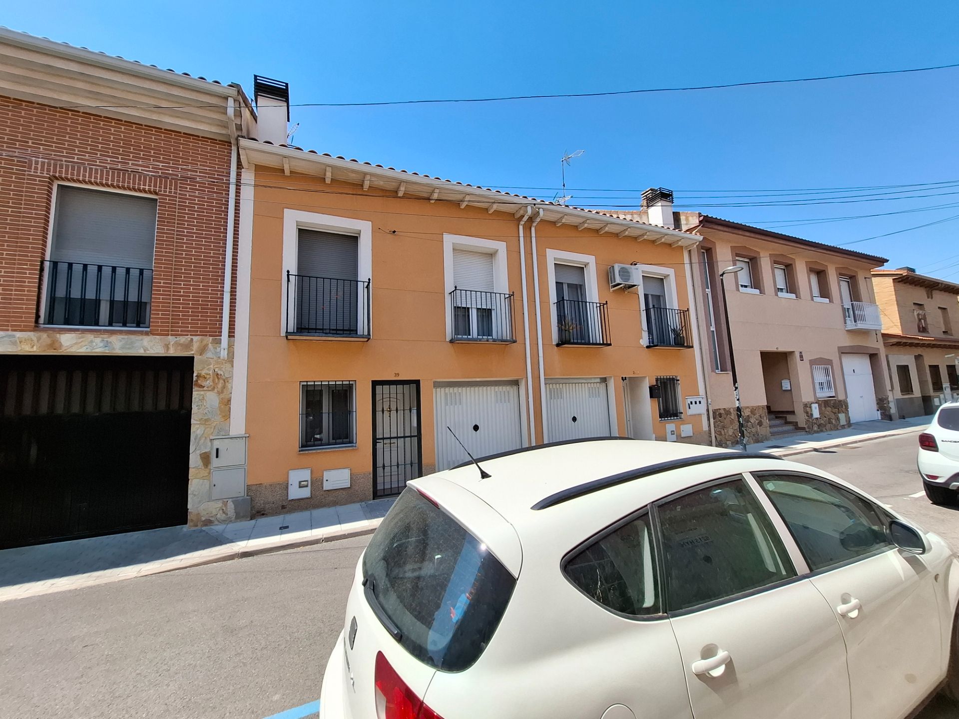 Vista exterior de Casa adosada en venda en San Martín de la Vega