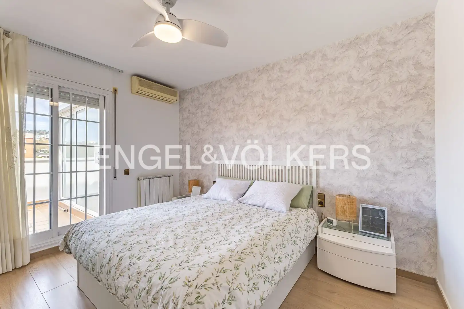 Habitación de Ático en venta en Mataró con Aire acondicionado, Calefacción y Parquet